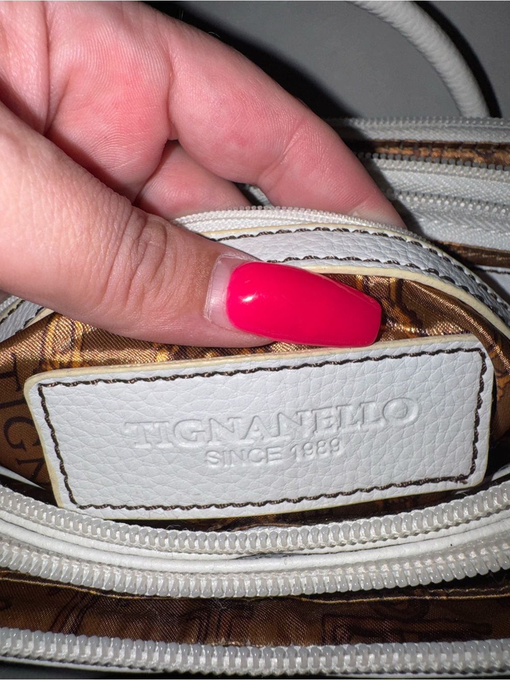 Classic White Leather Crossbody Bag - Picture 8 of 11